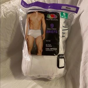 Fruit of the loom 9 pack men’s briefs. Size Small